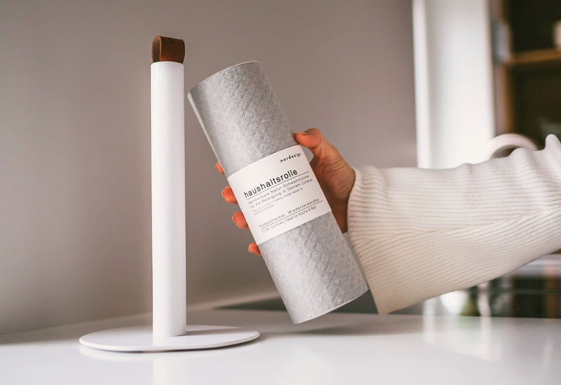 Kitchen roll holder standing vs. wall-mounted: Order and organization in the kitchen