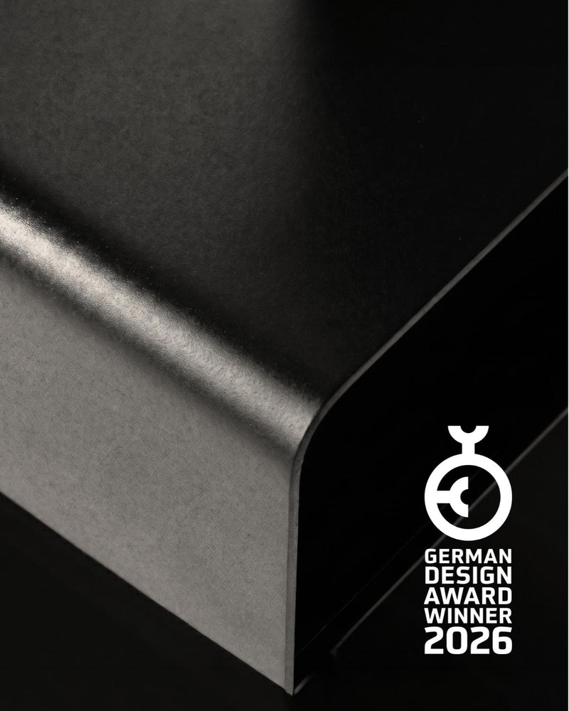 Powder-coated metal – sturdy and timeless.