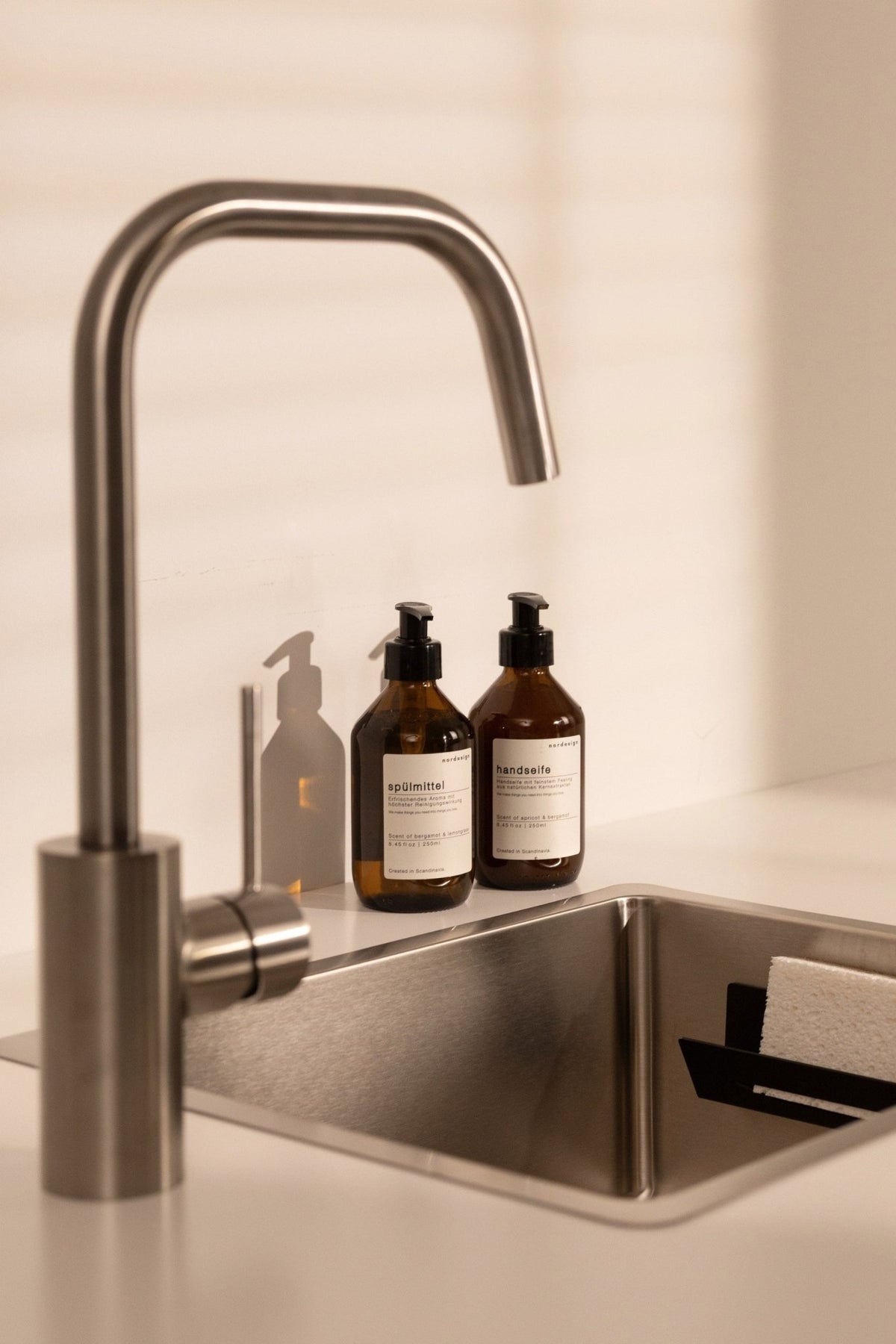 Handseife mit feinstem Peeling, 250ml - nordesign