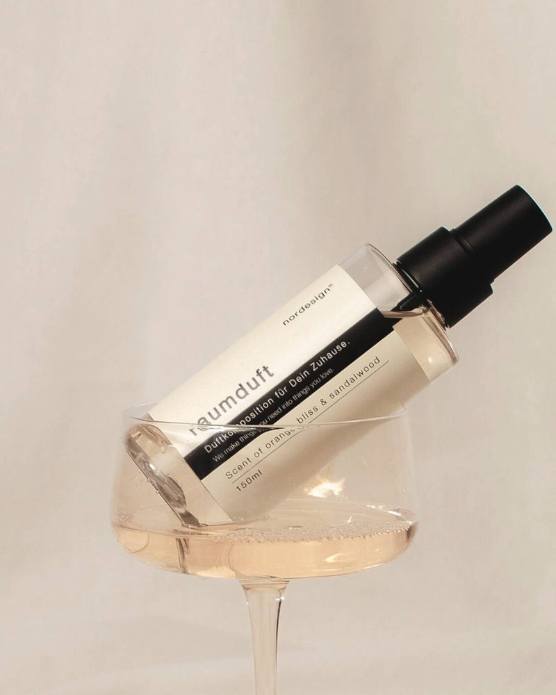 150 ml. 1,200 sprays. 300 days.