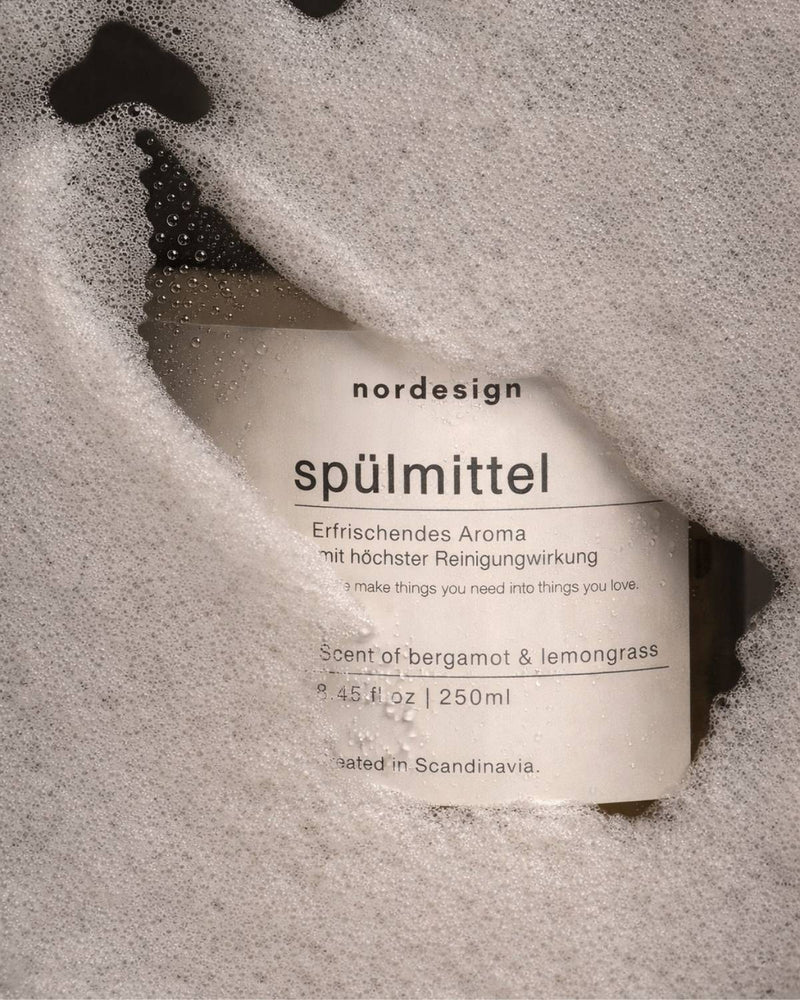 Powerful against grease. Gentle on water.